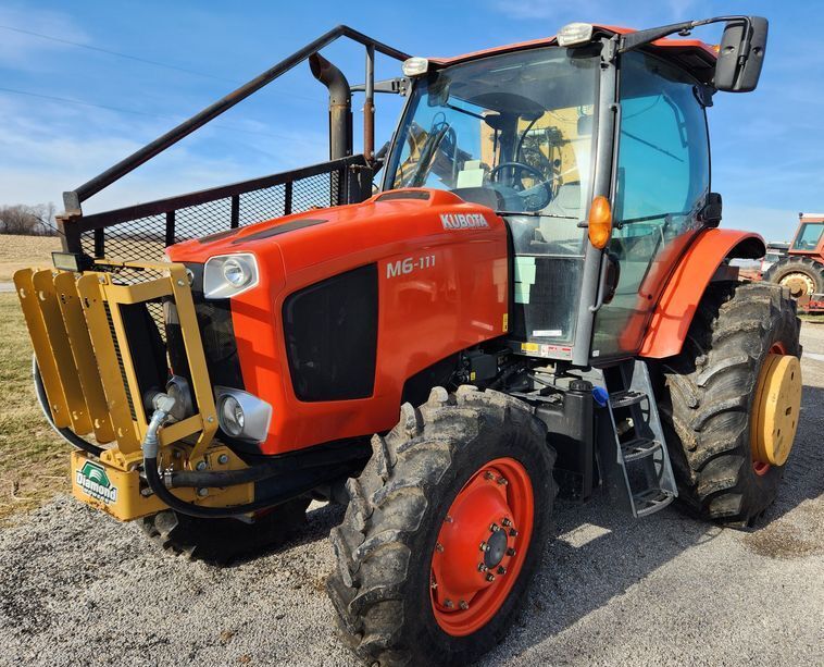 0 Kubota M6-111 equipment photo