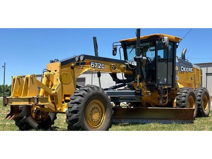 2014 John Deere 672G equipment photo