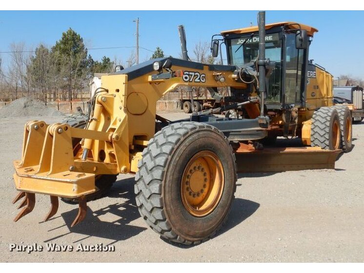 2012 John Deere 672G equipment photo