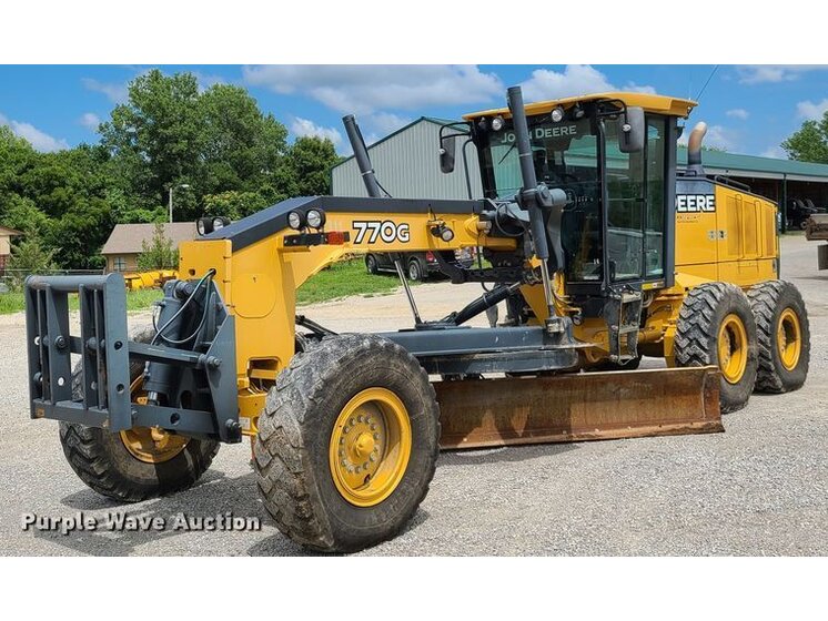 2012 John Deere 770G equipment photo