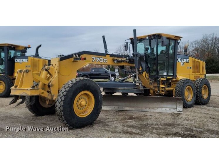 2013 John Deere 770G equipment photo