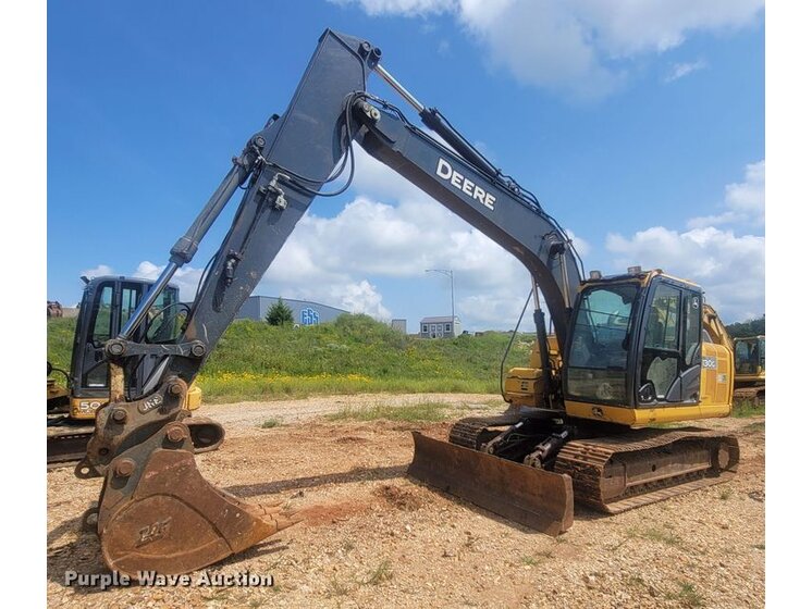 2015 John Deere 130G equipment photo