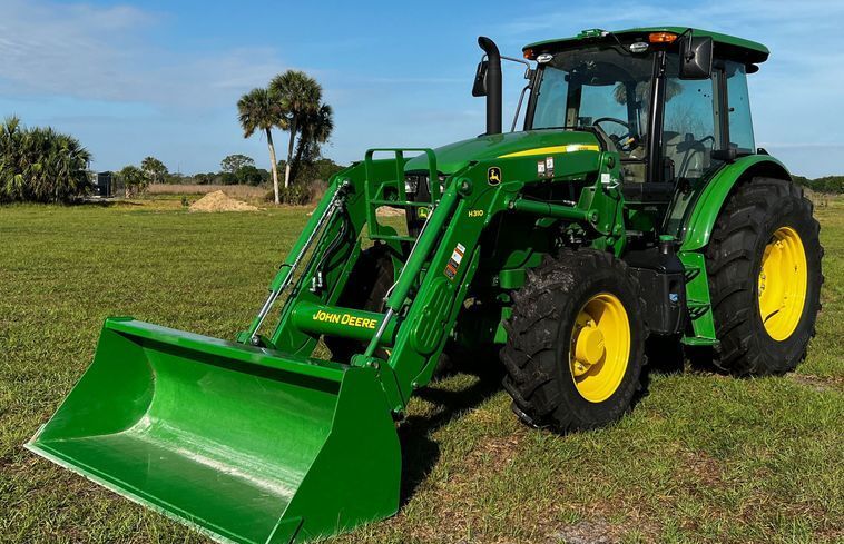 0 John Deere 6135E equipment photo