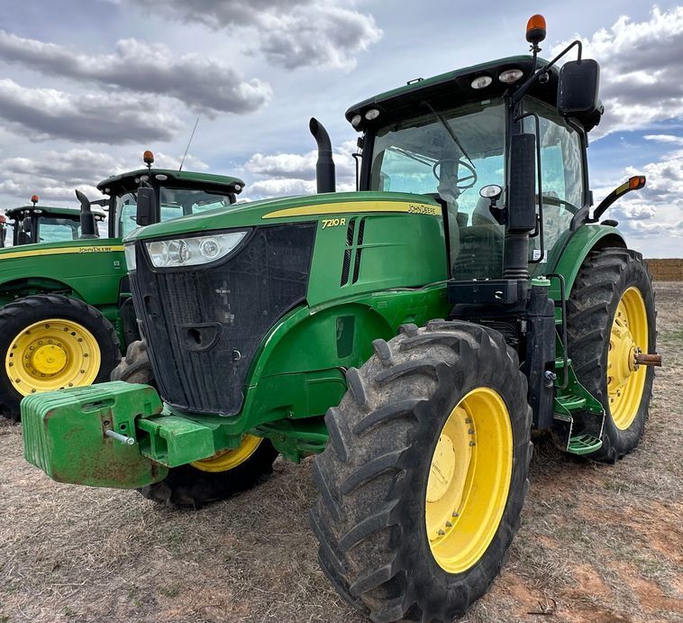 2014 John Deere 7210R equipment photo