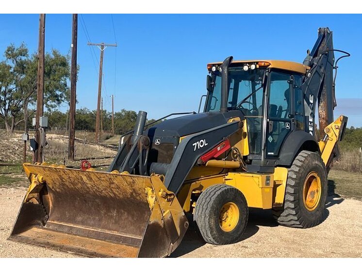 2017 John Deere 710L equipment photo