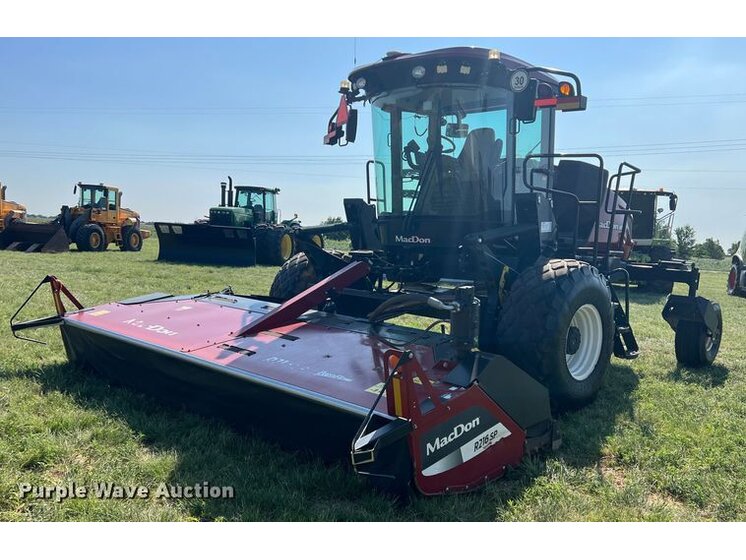 2019 MacDon M1240 equipment photo