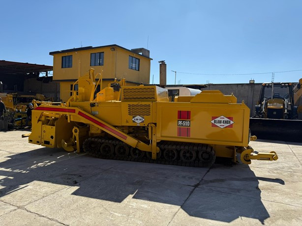 2002 BLAW-KNOX PF510 equipment photo