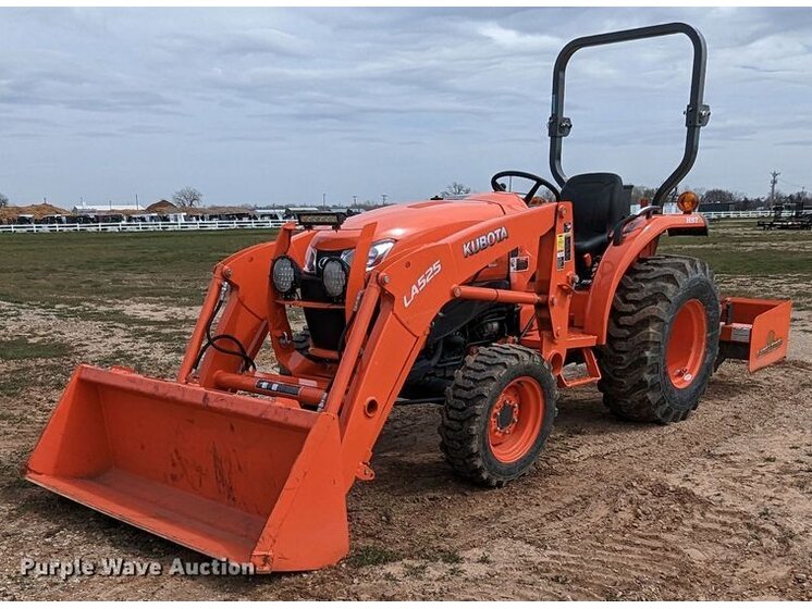 2019 Kubota L3301D equipment photo