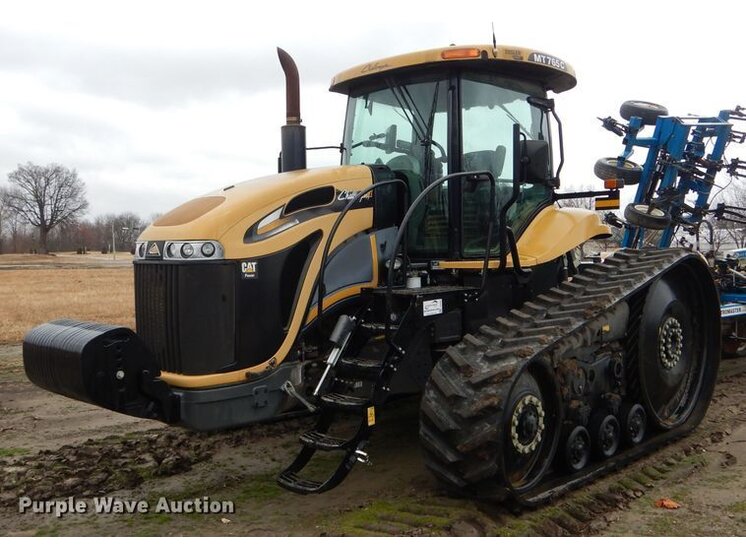 2011 Challenger MT765C equipment photo