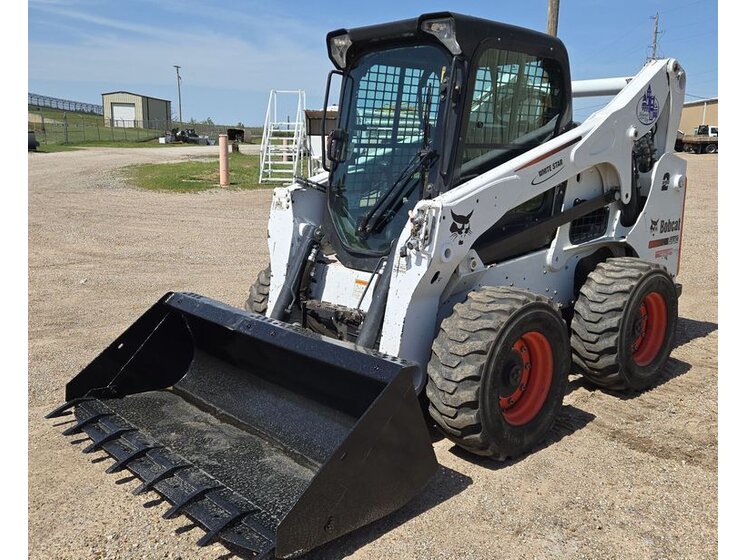 2012 Bobcat S750 equipment photo