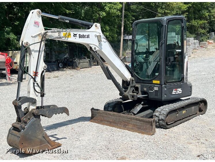 2018 Bobcat E35 equipment photo
