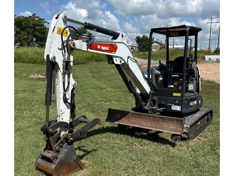 2023 Bobcat E35 equipment photo