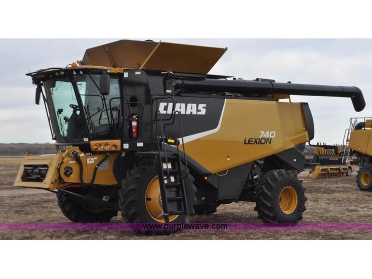 2012 Lexion Claas 740 equipment photo