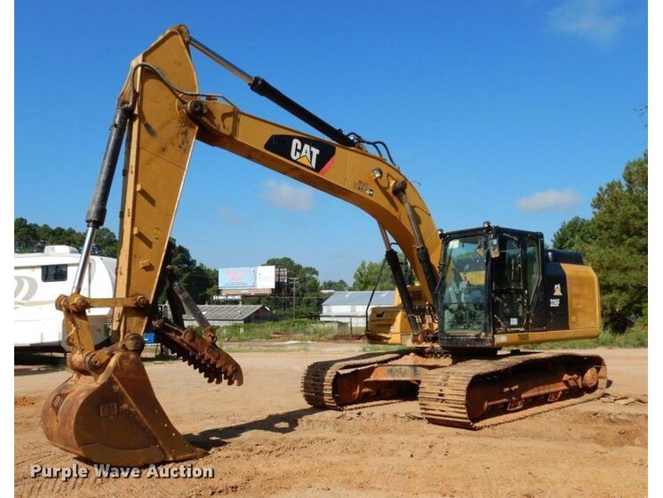 2015 Caterpillar 326FL equipment photo