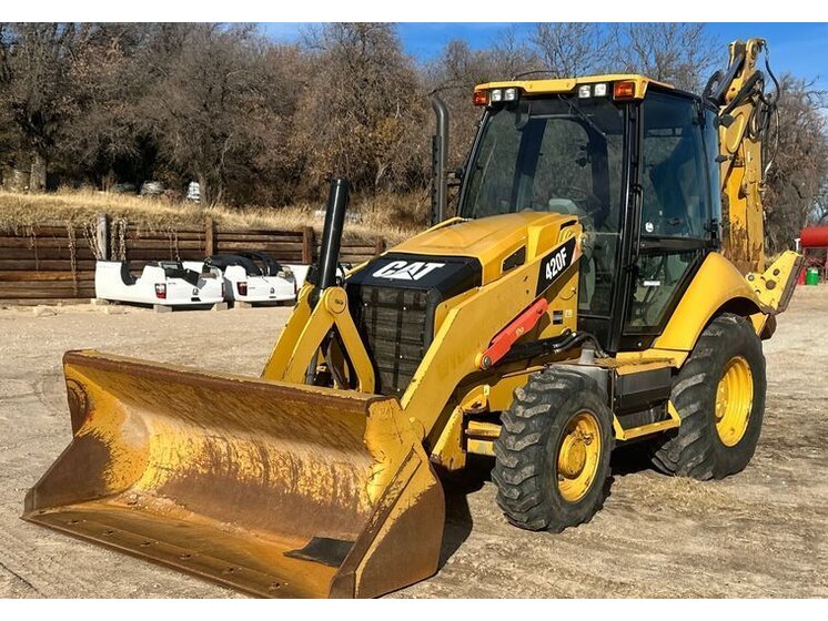 2015 Caterpillar 420F equipment photo