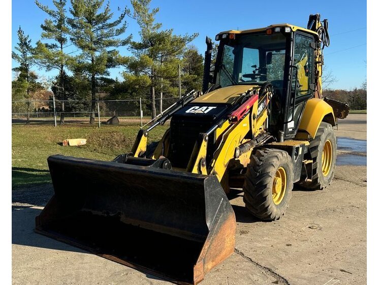 2018 Caterpillar 420F2 IT equipment photo