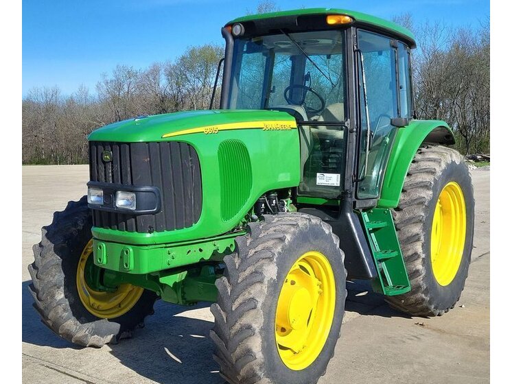 2016 Caterpillar 420F2 IT equipment photo