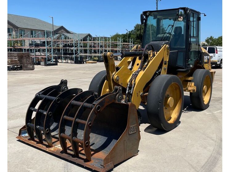 2018 Caterpillar 908M equipment photo