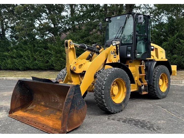 2015 Caterpillar 910K equipment photo