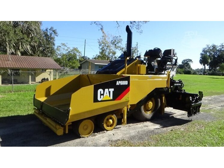 2011 CATERPILLAR AP-600D equipment photo
