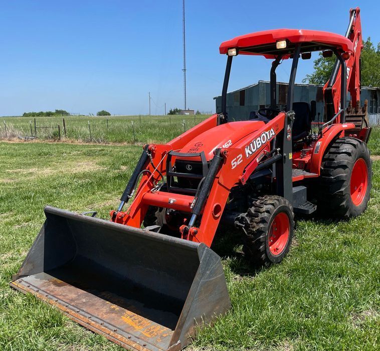 0 Kubota M62 equipment photo
