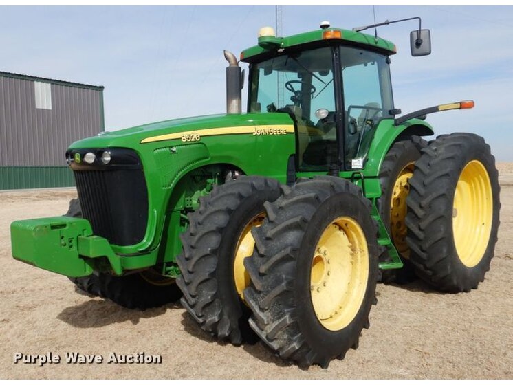 2005 John Deere 8520 equipment photo