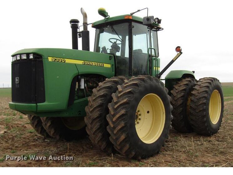 1999 John Deere 9300 equipment photo