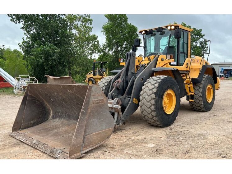 2014 Volvo L120G equipment photo