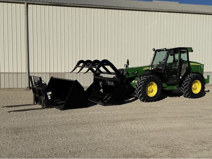 2006  DEERE  3420 equipment photo
